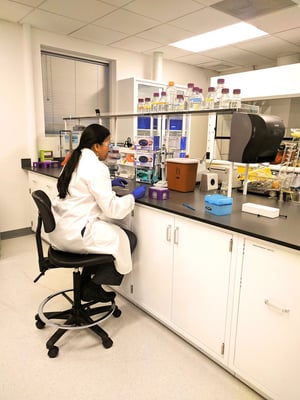 Mitra_microsampling_in_the_lab-1