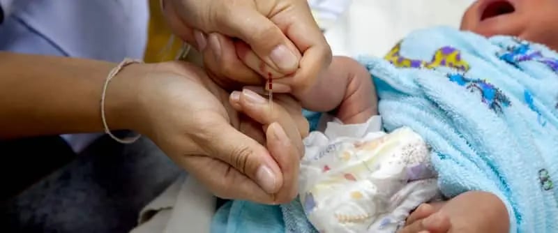 heel-infant-finger-prick-capillary