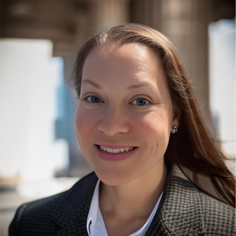 headshot of Kelli Aufderheide 